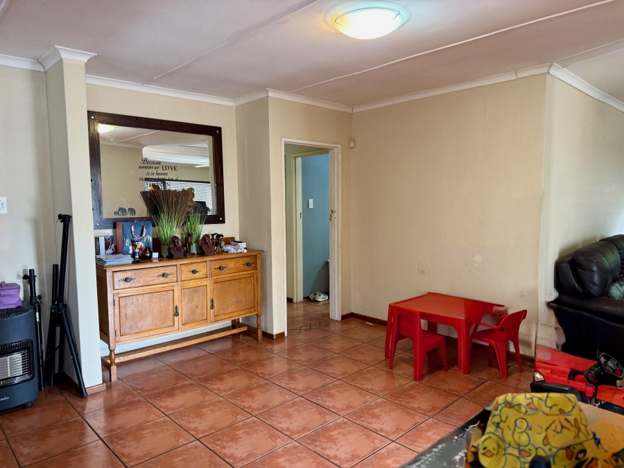 4 Bedroom Property for Sale in Bergzicht Western Cape
